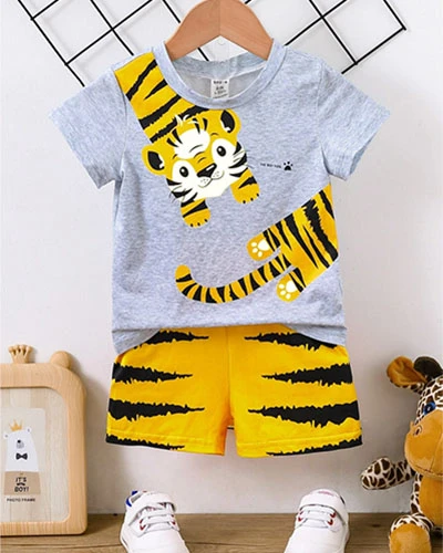 تيشيرت نمر كرتوني وشورت بخصر مطاطي للاولاد